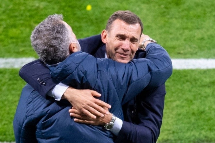 Shevchenko khoc khi Ukraine vao tu ket Euro hinh anh