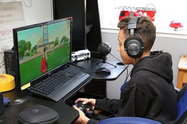 Trieu phu eSports tre nhat  lich su anh 2