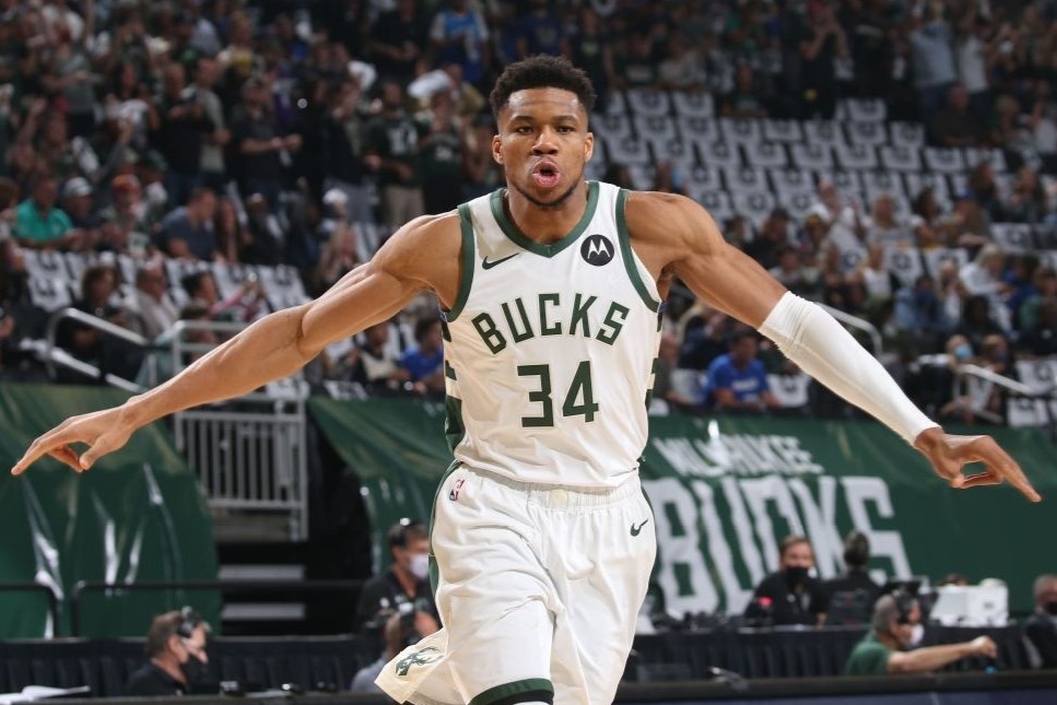 Milwaukee Bucks vo dich NBA sau 50 nam hinh anh