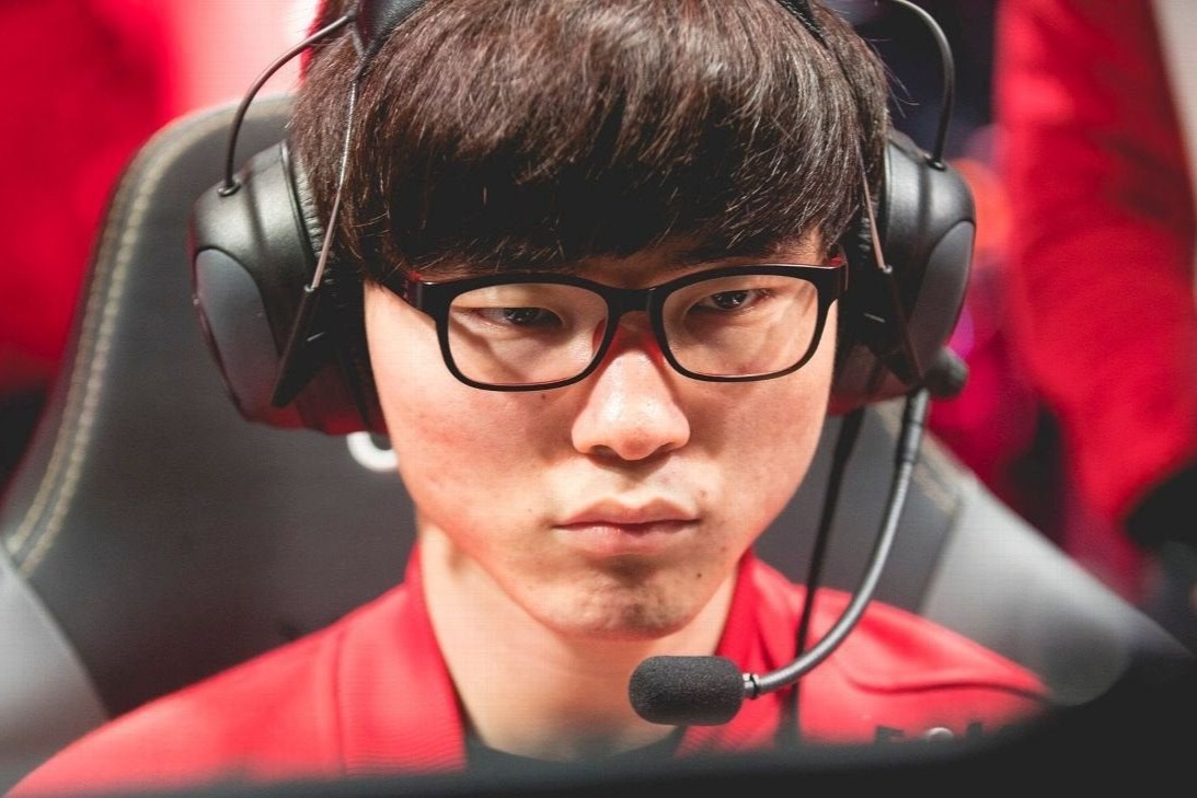 Faker tro thanh nan nhan cua nha cai? hinh anh