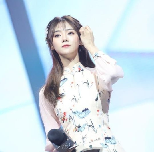 Nu MC Lien Minh Huyen Thoai xinh dep anh 30