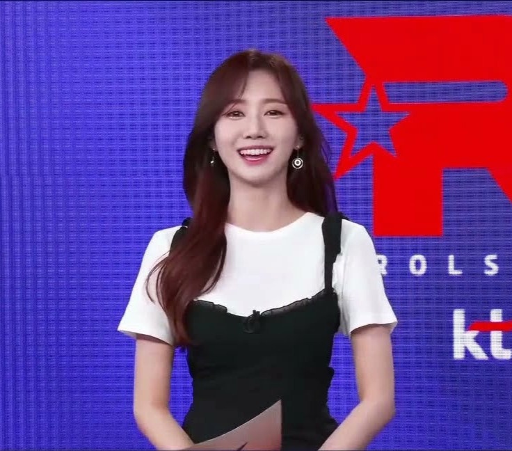 Nu MC Lien Minh Huyen Thoai xinh dep anh 2