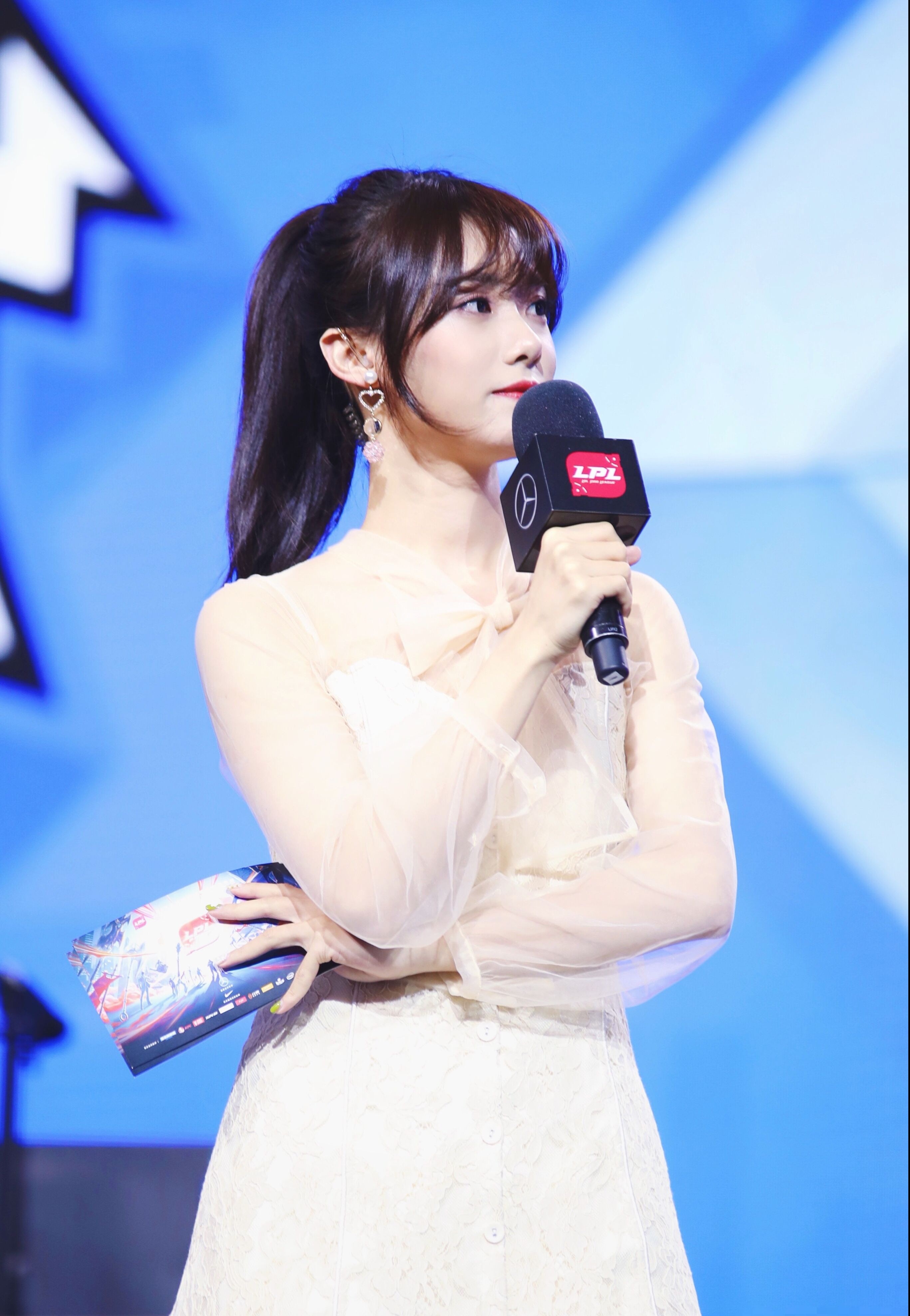 Nu MC Lien Minh Huyen Thoai xinh dep anh 31