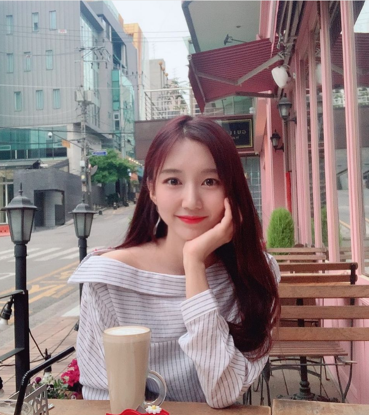 Nu MC Lien Minh Huyen Thoai xinh dep anh 7