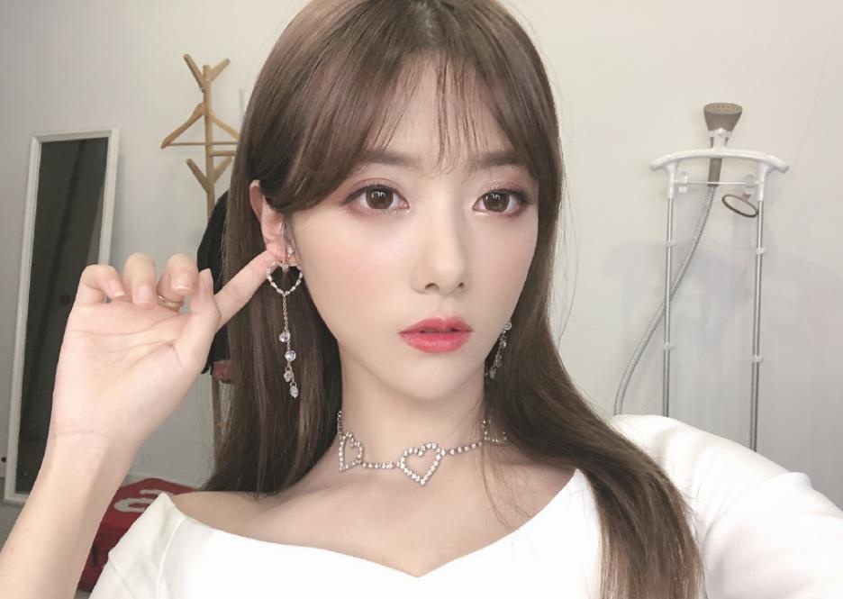 Nu MC Lien Minh Huyen Thoai xinh dep anh 33