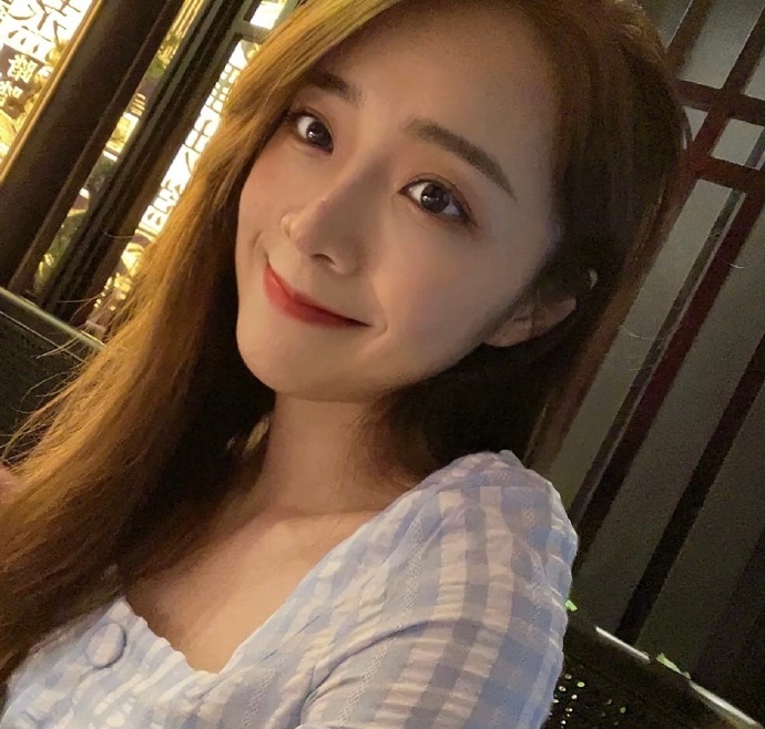 Nu MC Lien Minh Huyen Thoai xinh dep anh 24