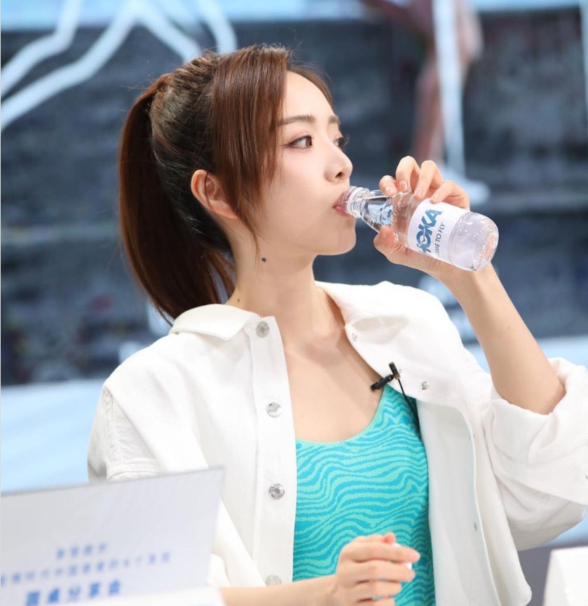 Nu MC Lien Minh Huyen Thoai xinh dep anh 25