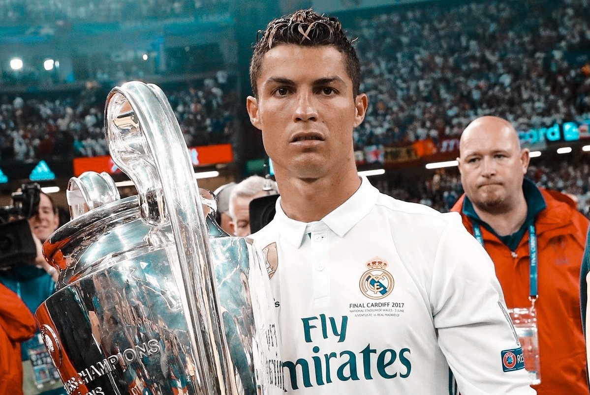 Cristiano Ronaldo lap ky luc anh 4