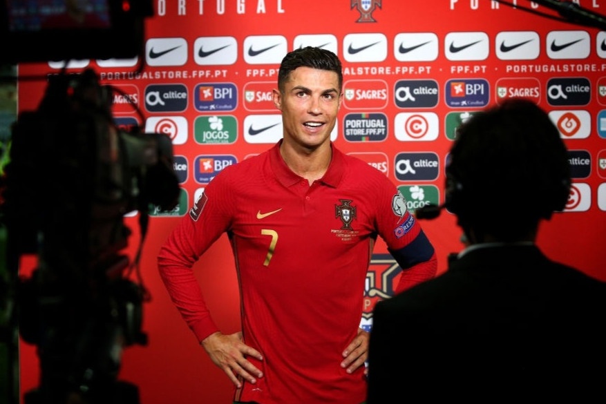 Ronaldo nam giu 10 ky luc Guinness hinh anh