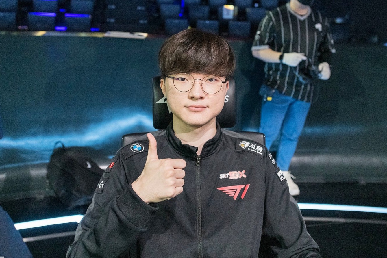 T1 vao vong bang Chung ket The gioi 2021 hinh anh