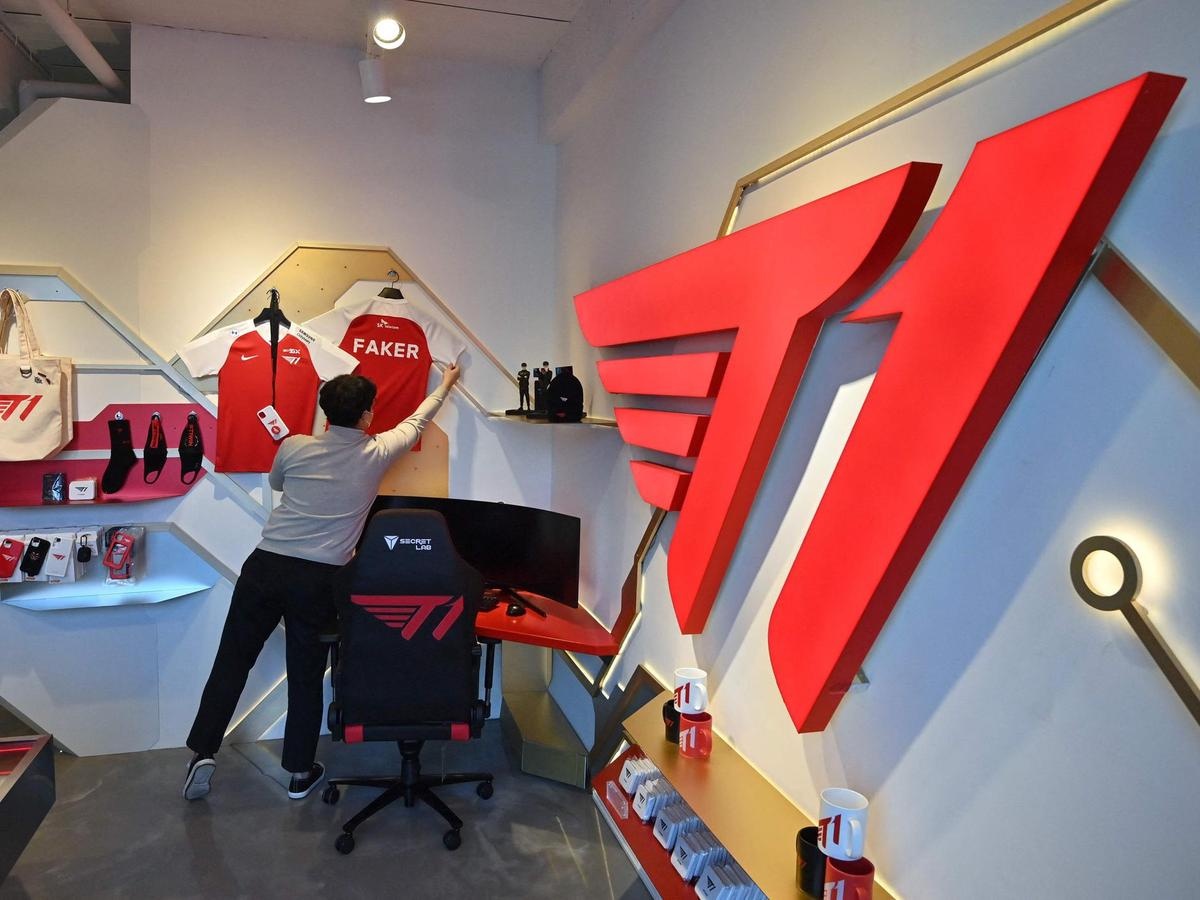 Doanh thu cua mot doi eSports anh 1