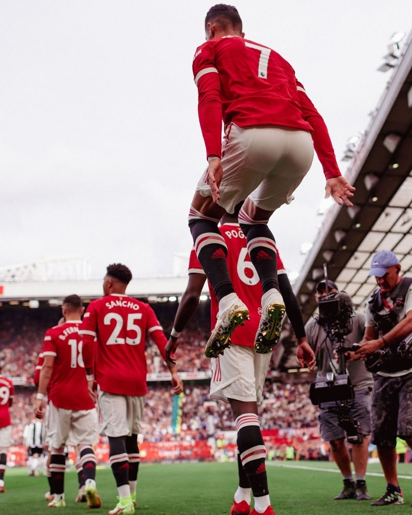 Tran dau tien cua Ronaldo cho MU anh 7