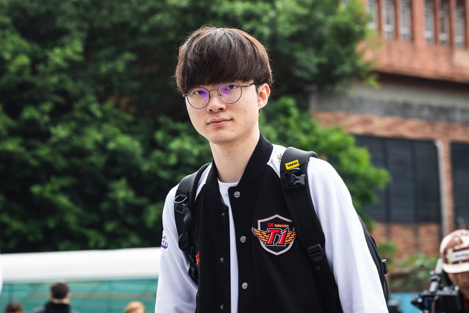 BLV Van Tung: 'Doi thu van co su de chung voi Faker' hinh anh