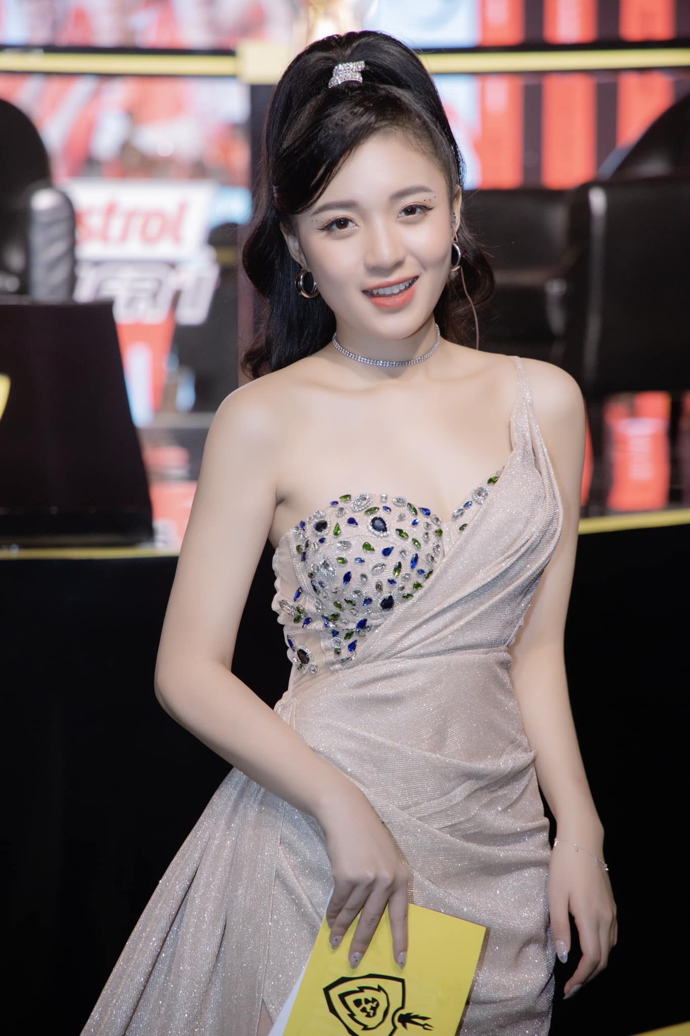 MC Vũ Phương Thảo ảnh 2 MC Vu Phuong Thao anh 2