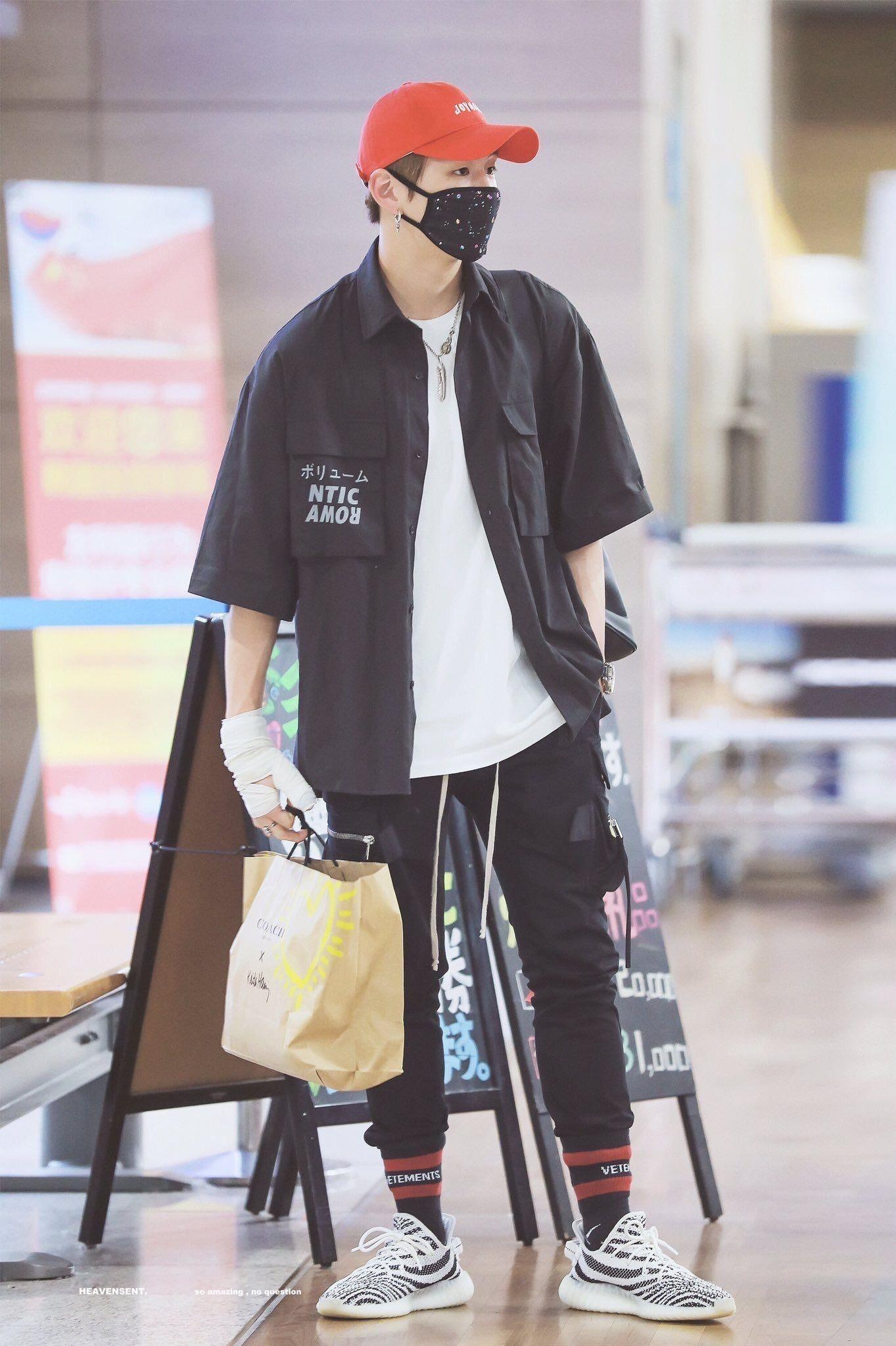 Kang Daniel thích dùng hàng hiệu  ảnh 1 Kang Daniel thich dung hang hieu anh 1