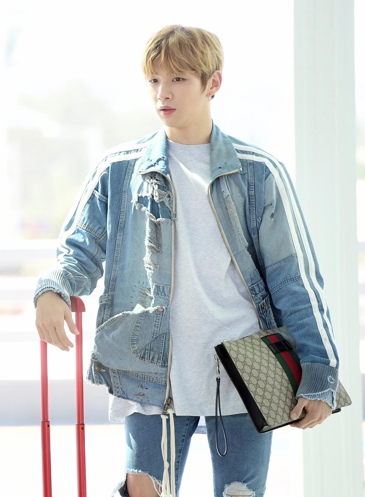 Kang Daniel thích dùng hàng hiệu  ảnh 7 Kang Daniel thich dung hang hieu anh 7