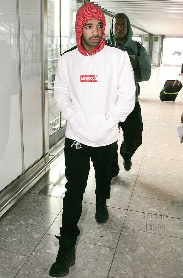 Kang Daniel mặc áo supreme gặp bạn gái ảnh 6 Kang Daniel mac ao supreme gap ban gai anh 6