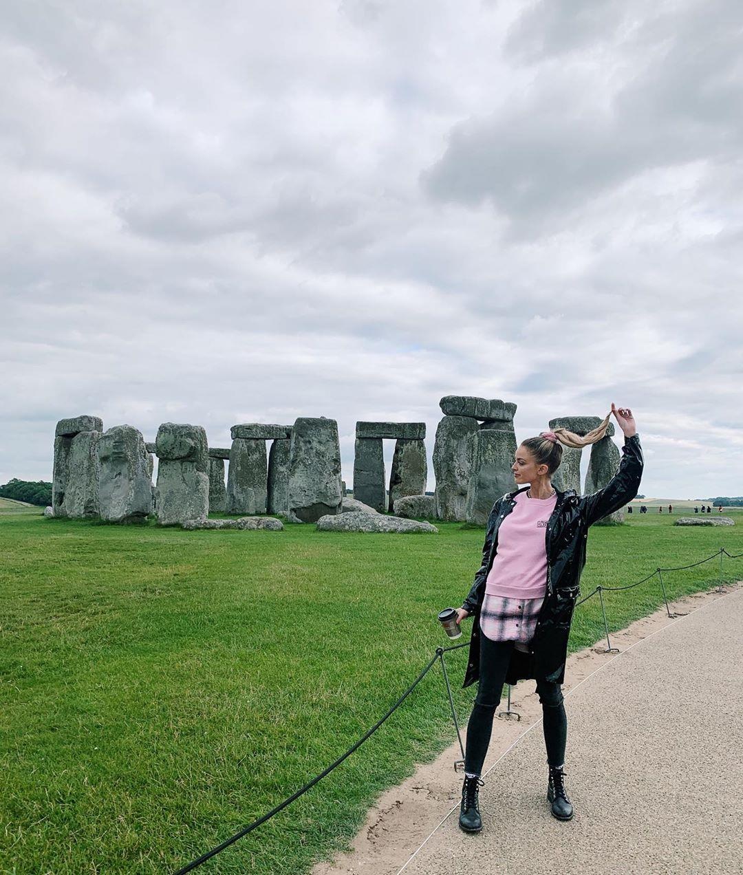 Phong cach cua Kaitlynn Carter anh 7