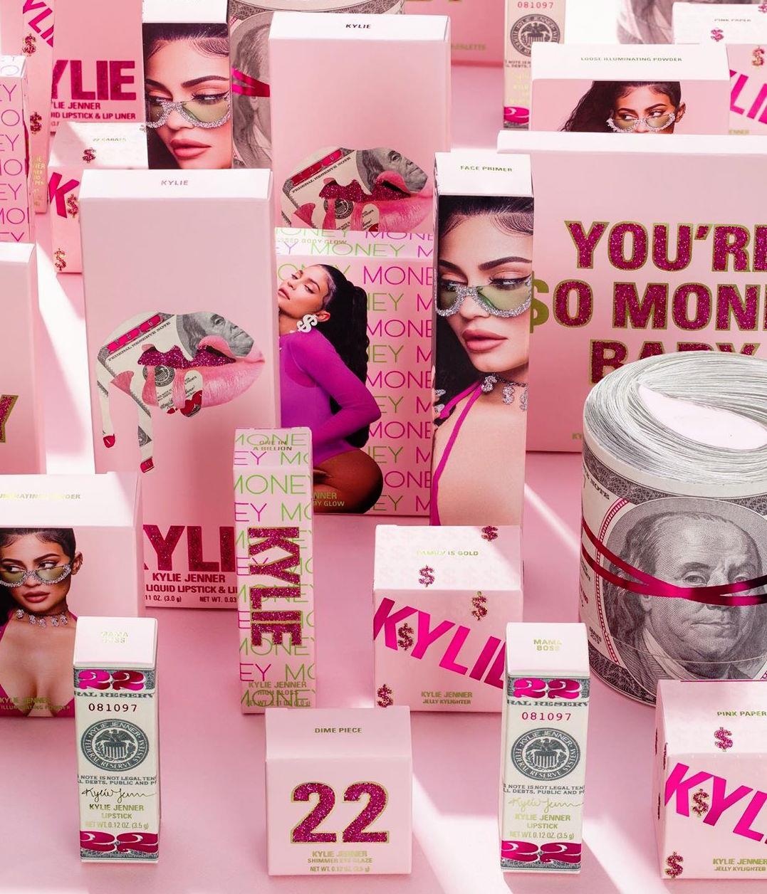 Kylie Jenner ra bộ sưu tập mới mừng sinh nhật 22 tuổi ảnh 1 Kylie Jenner ra bo suu tap moi mung sinh nhat 22 tuoi anh 1