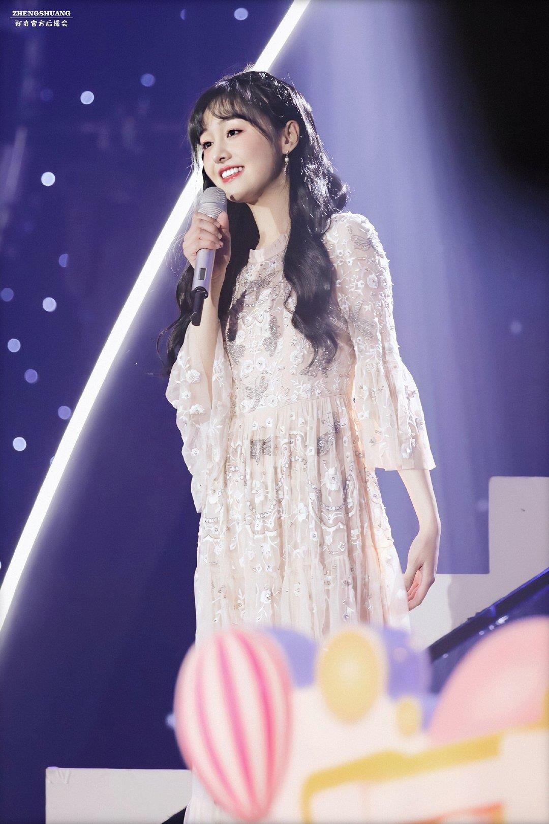 Sao Hoa ngu bi che mac xau vi qua gay anh 2