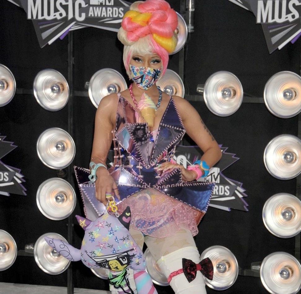 trang phuc gay tranh cai nhat lich su VMAs anh 4