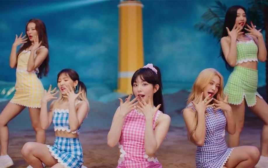 Phia SM noi gi khi Red Velvet bi to mac do dao nhai trong MV moi? hinh anh