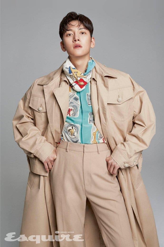 Ji Chang Wook mặc đồ Louis Vuitton xuất hiện trên tạp chí ảnh 1 Ji Chang Wook mac do Louis Vuitton xuat hien tren tap chi anh 1