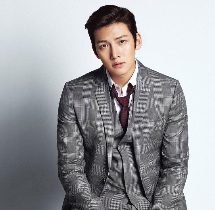 Ji Chang Wook mặc đồ Louis Vuitton xuất hiện trên tạp chí ảnh 5 Ji Chang Wook mac do Louis Vuitton xuat hien tren tap chi anh 5