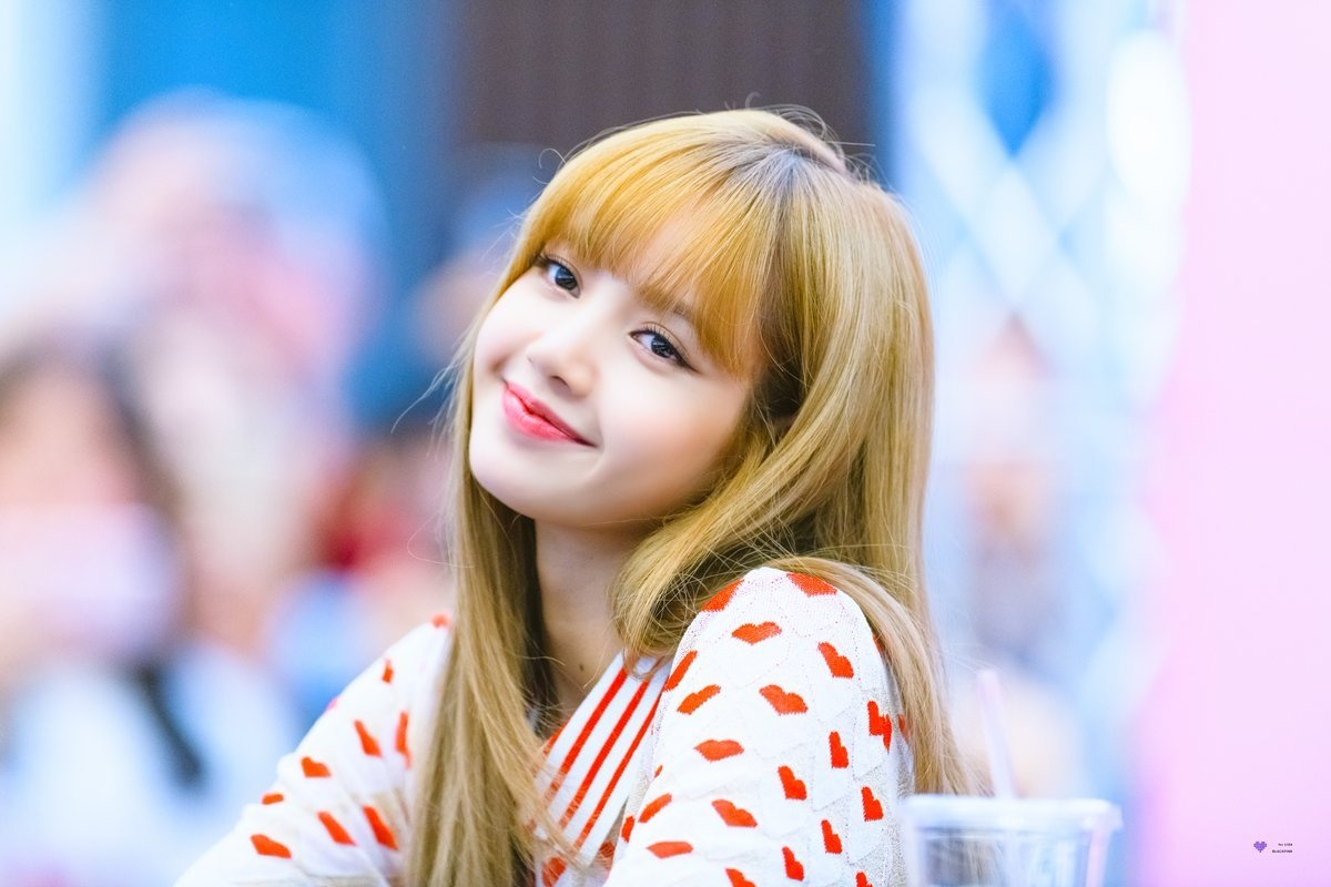 Lisa Blackpink mặc đồ đắt tiền ảnh 1 Lisa Blackpink mac do dat tien anh 1