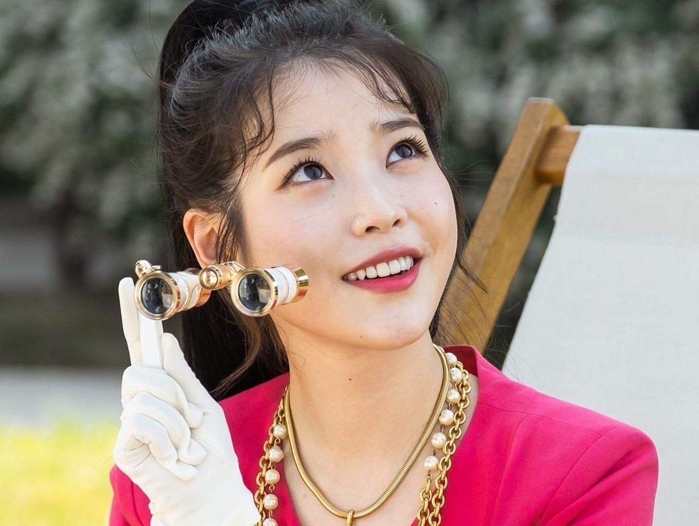 Loat nhan, vong co nhanh chong chay hang nho phim 'Hotel Del Luna' hinh anh