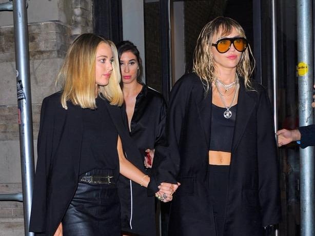 Hau chia tay Liam, Miley Cyrus mac gi khi hen ho cung ban gai? hinh anh