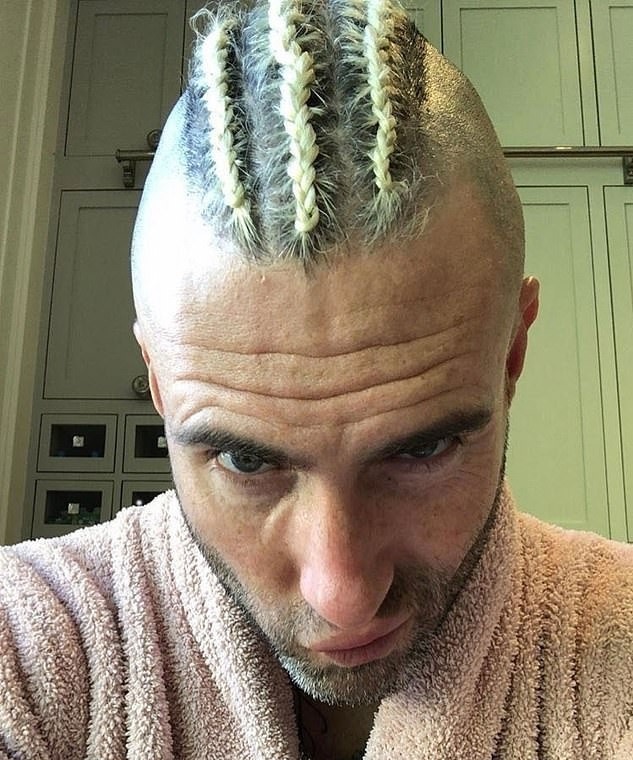 Adam Levine đổi kiểu tóc ảnh 1 Adam Levine doi kieu toc anh 1