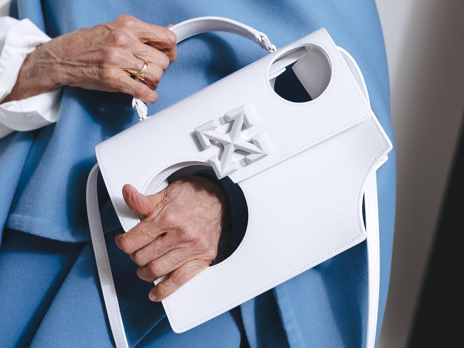 38 trieu dong cho chiec tui thung khong dung duoc gi co dang tien? hinh anh