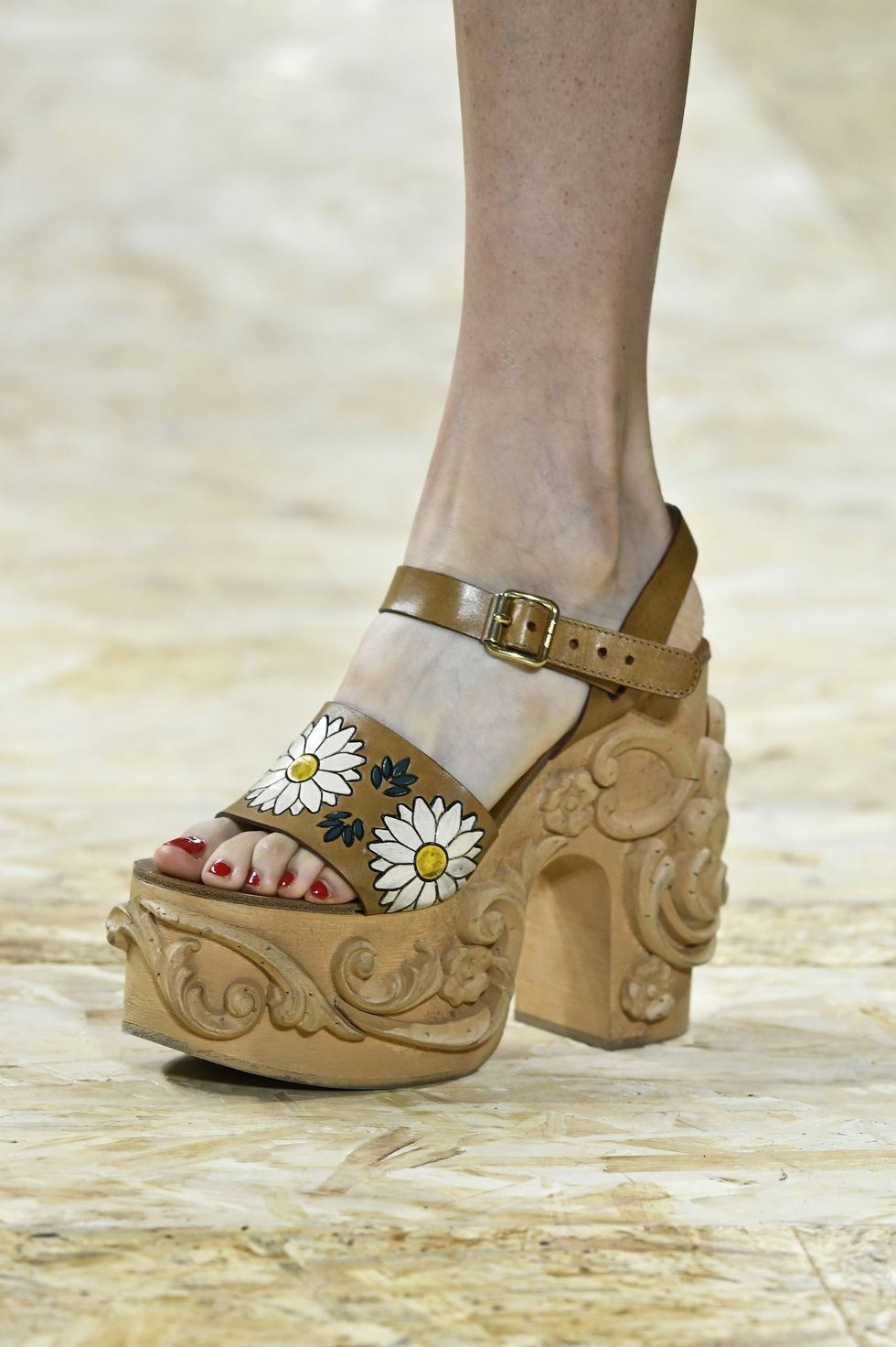 giay cao got di anh 1