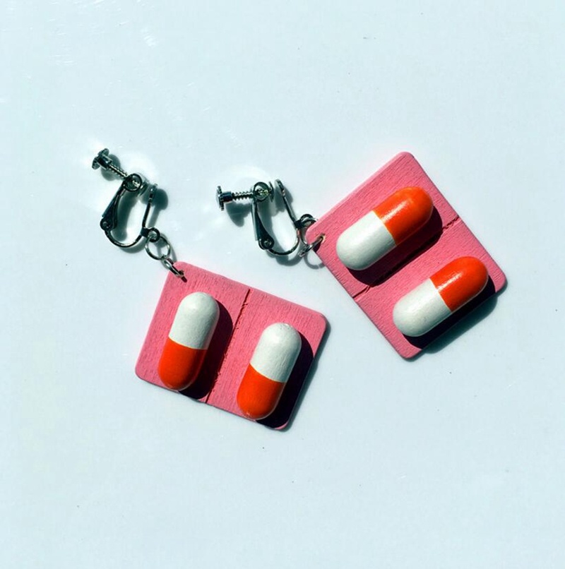 Khuyên tai hình viên thuốc ảnh 1 Khuyen tai hinh vien thuoc anh 1