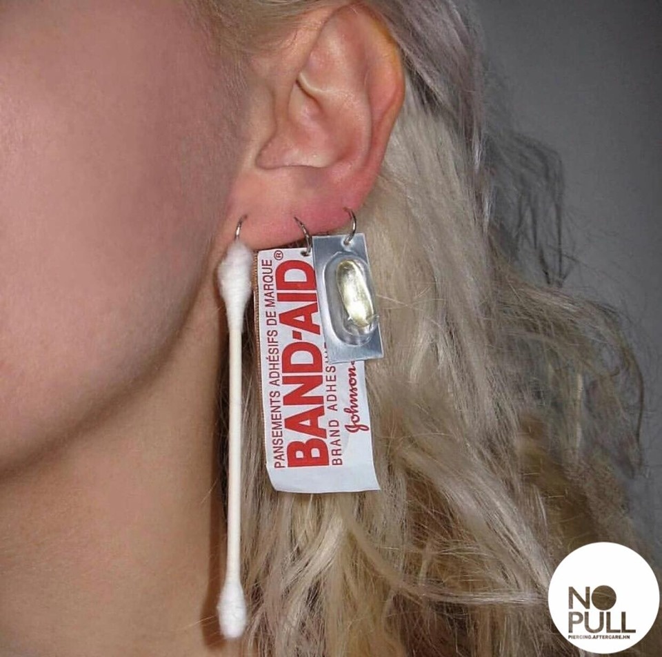 Khuyên tai hình viên thuốc ảnh 2 Khuyen tai hinh vien thuoc anh 2