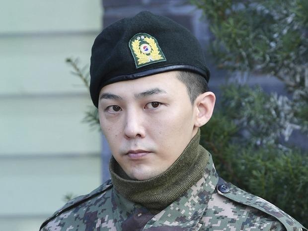 G-Dragon roi quan ngu da kip lang xe trend thoi trang moi nhat hinh anh