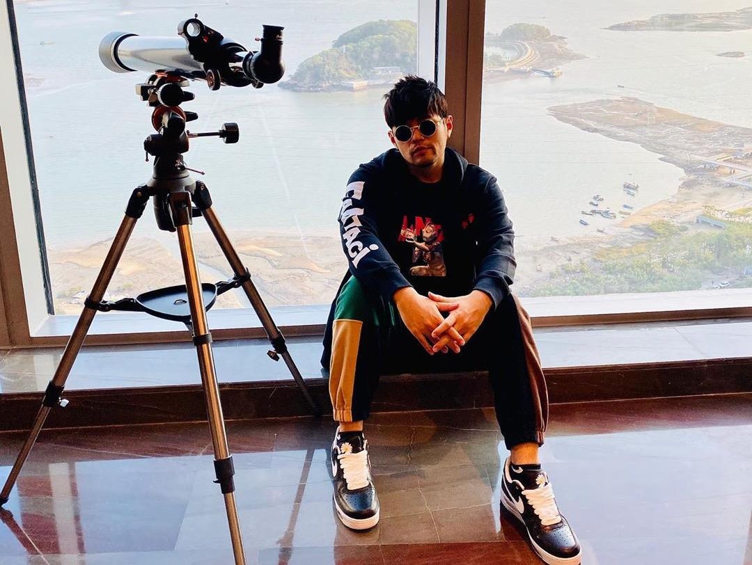 Chau Kiet Luan va dan tinh khoe anh di giay cua G-Dragon the nao? hinh anh