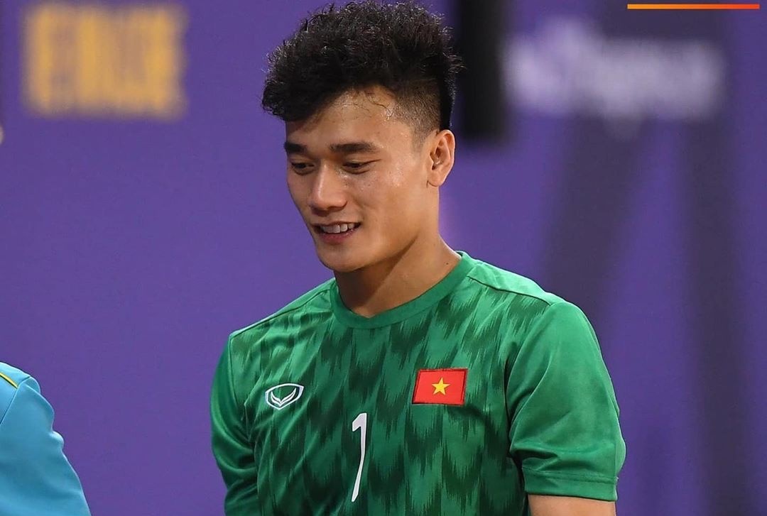 Bui Tien Dung mua nhieu giay dat do, dac biet thich dong Yeezy hinh anh