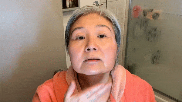 Cu ba 60 tuoi da lam gi de co lan da dep nhu thieu nu? hinh anh