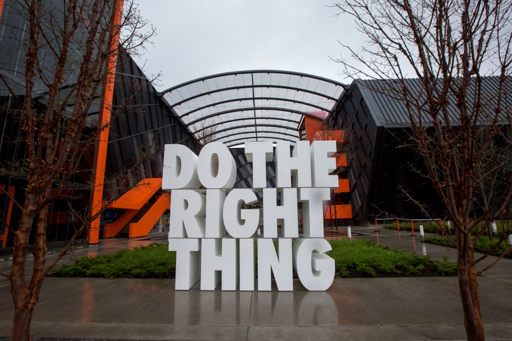 Nike ủng hộ 15 triệu usd ảnh 2 Nike ung ho 15 trieu usd anh 2