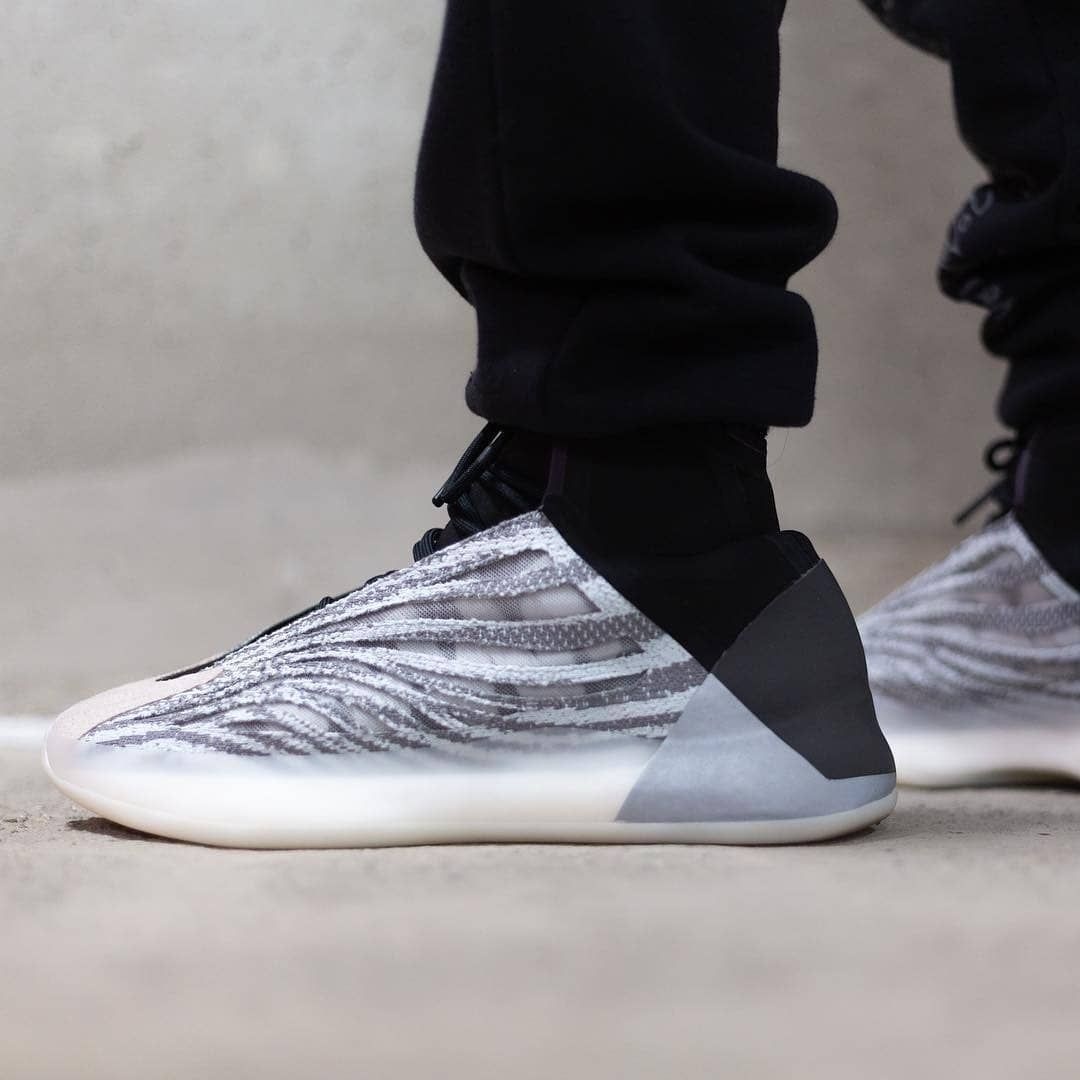 Yeezy liên tục ra các mẫu giày mới ảnh 12 Yeezy lien tuc ra cac mau giay moi anh 12
