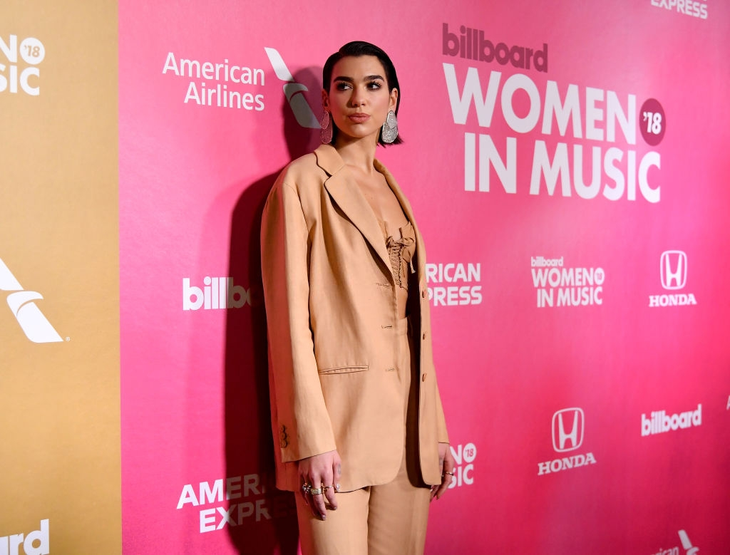 su phat trien trong phong cach cua Dua Lipa anh 12