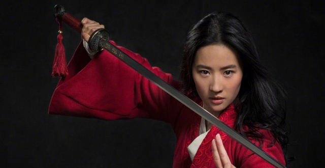 Luu Diec Phi trong nam tinh trong phim 'Mulan' hinh anh