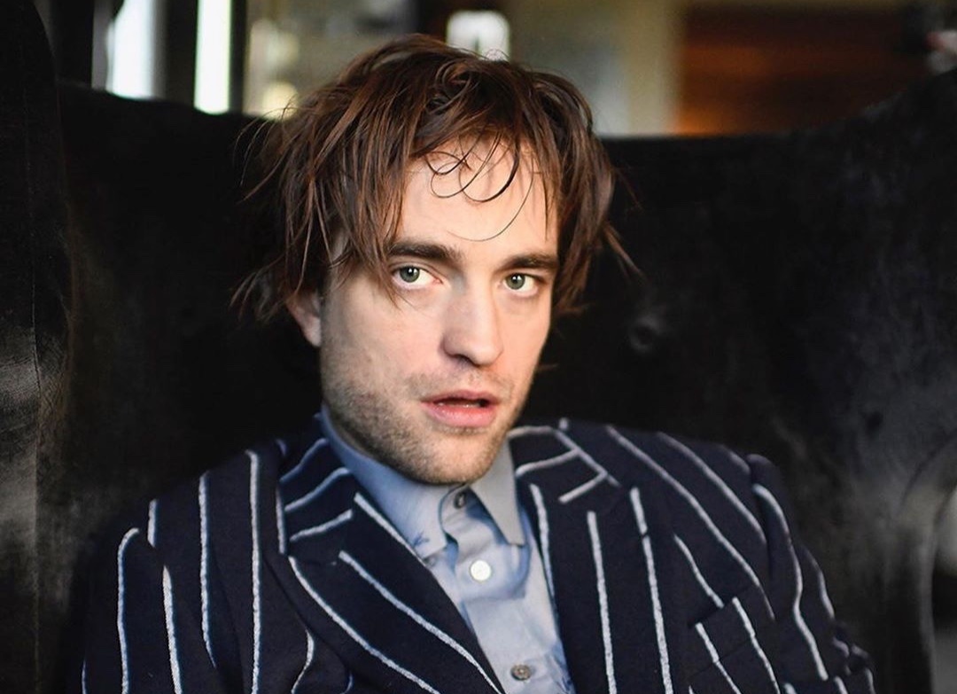 Robert Pattinson trong nhu ga say ruou, tu chup anh cho tap chi hinh anh