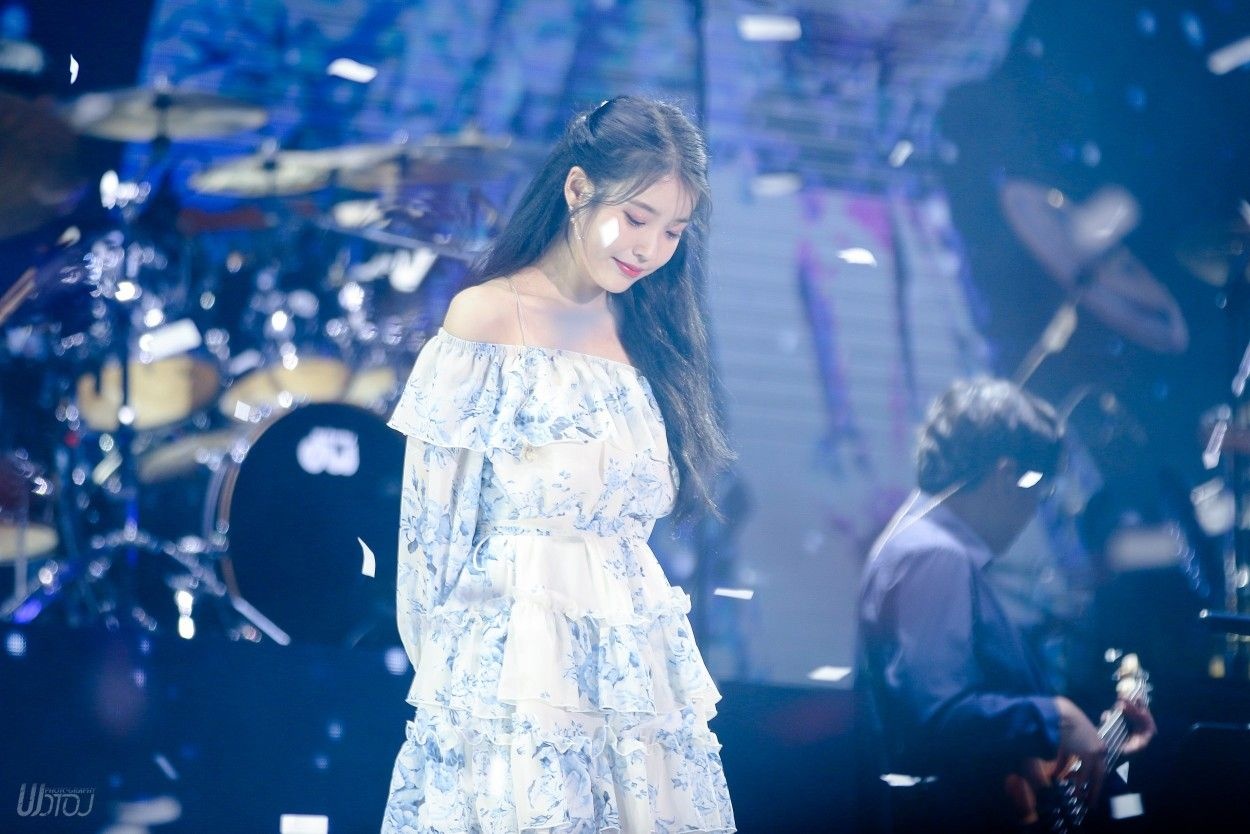 IU mac vay tre vai anh 1