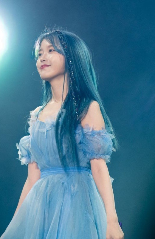 IU mac vay tre vai anh 3