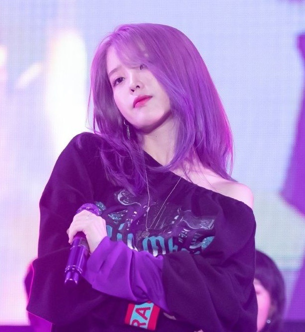 IU mac vay tre vai anh 10