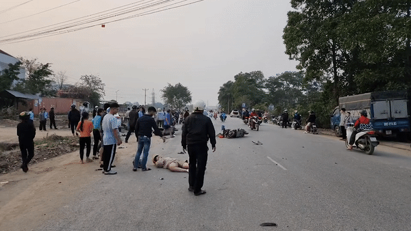 Oto con tong lien hoan 4 xe may hinh anh