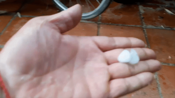 Mua da lien tiep xuat hien o Nghe An hinh anh